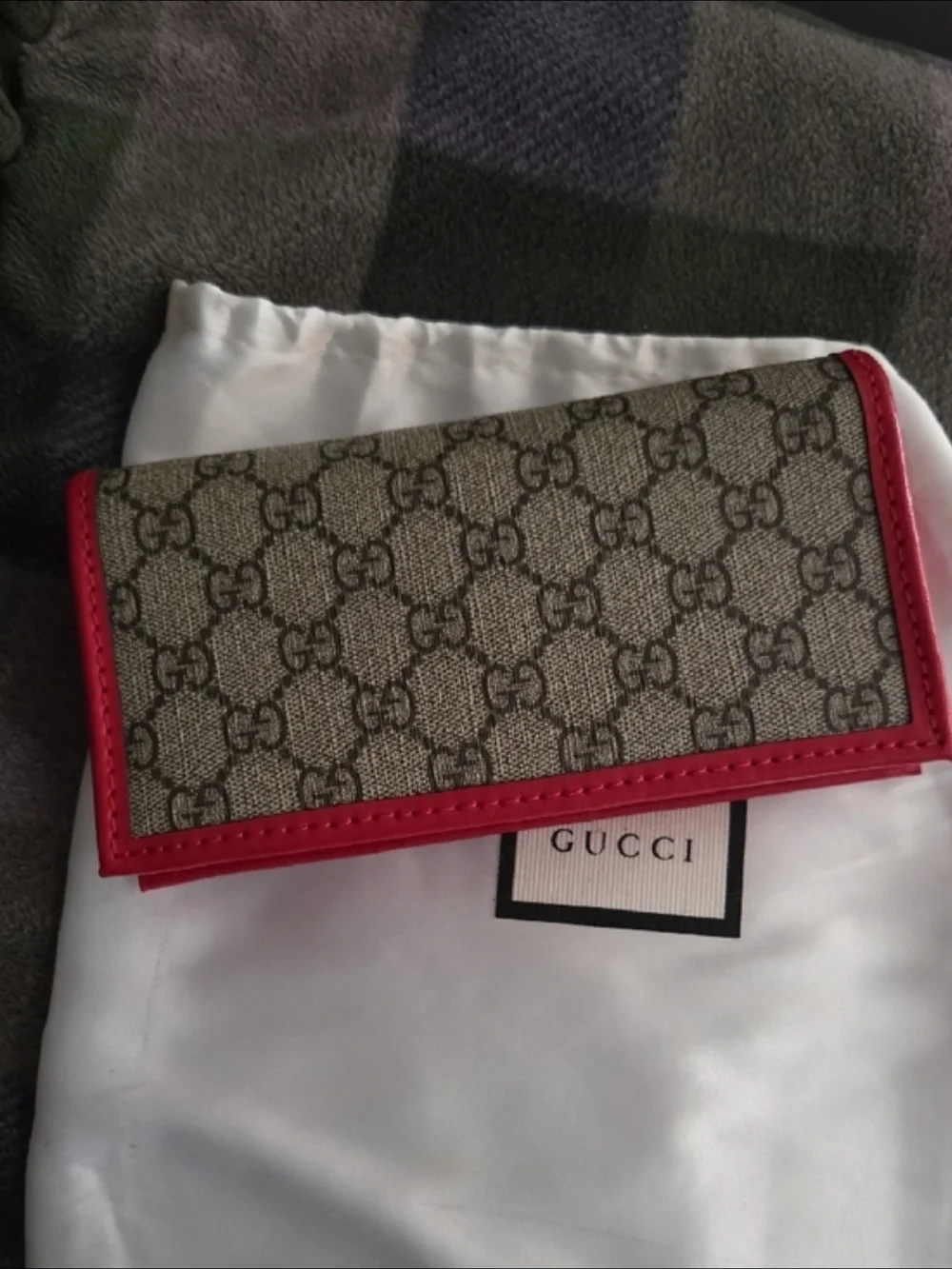 Gucci Red Trim GG Canvas Chain Wallet - Picture 4 of 7